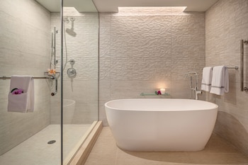 Royal Suite, 1 Bedroom, Ocean View, Oceanfront