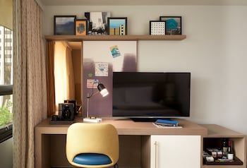 Premier Room, 1 King Bed (Garden)