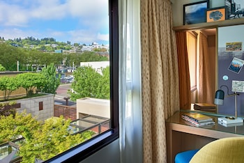 Premier Room, 1 King Bed (Garden)