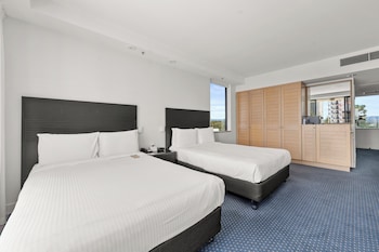 Standard Room, 2 Double Beds (Low Floor)