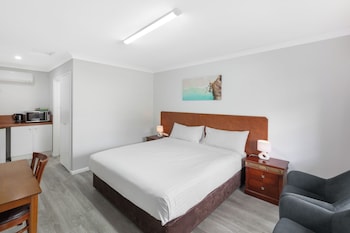 Deluxe Room, 1 King Bed