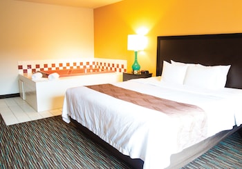 Dorena King Jacuzzi Suite