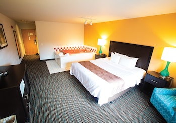 Dorena King Jacuzzi Suite