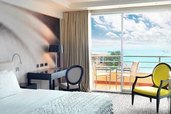 Deluxe Room, 1 King Bed, Balcony, Sea View