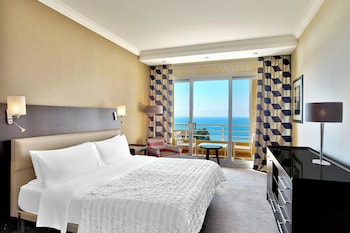 Premium Room, 1 King Bed, Balcony, Partial Sea View