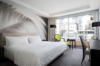 Classic Room, 1 King Bed, City View