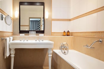 Superior Room, 1 King Bed, City View
