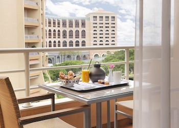Deluxe Room, 1 King Bed, Balcony, Partial Sea View