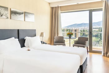 Family Room, Connecting Rooms