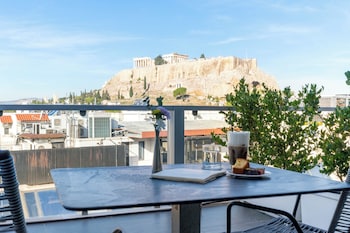 Suite (Temple of Zeus & Acropolis View)