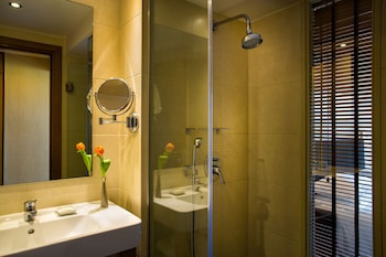 Superior Triple Room (Temple of Zeus View)