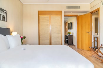 Suite (Temple of Zeus & Acropolis View)