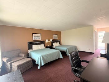 Room, 2 Queen Beds, Smoking
