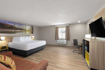 Suite, 1 King Bed, Non Smoking