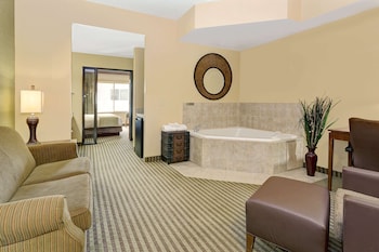 Suite, 1 King Bed, Non Smoking (One-Bedroom)