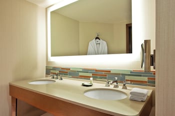 Island, Room, 2 Queen Beds