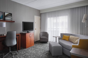 Suite, 1 Bedroom (Mobility/Hearing Accessible, Tub)