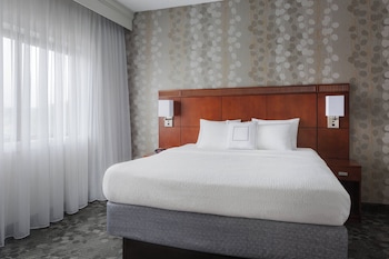 Suite, 1 Bedroom (Mobility/Hearing Accessible, Tub)