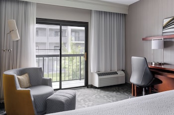 Suite, 1 Bedroom (Mobility/Hearing Accessible, Tub)