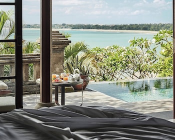 Premier Villa, 1 King Bed (Ocean)