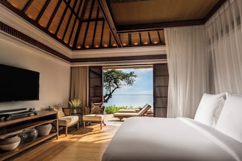 Premier Villa, 1 King Bed (Ocean)