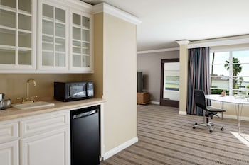 Presidential Suite, 1 King Bed, Marina View