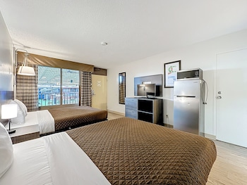 Standard Room, 2 Double Beds, Smoking