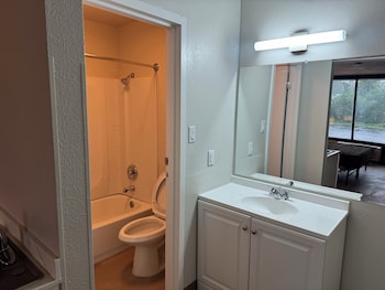 Superior Studio, 1 King Bed