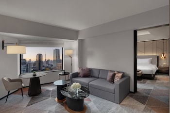 Suite, 1 King Bed, Club Lounge Access (Sora)
