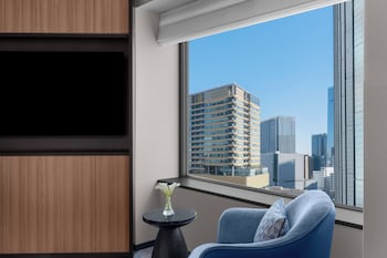 Suite, 1 King Bed, Club Lounge Access (Mizu)