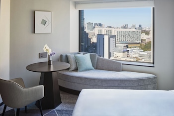 Classic Room, 1 King Bed (High Floor)