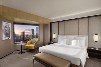 Suite, 1 King Bed, Club Lounge Access (Kaze)