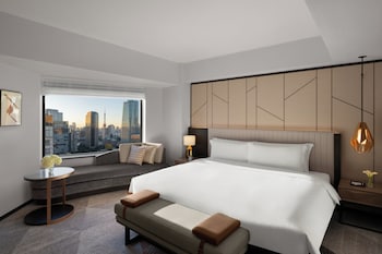 Suite, 1 King Bed, Club Lounge Access (Sora)