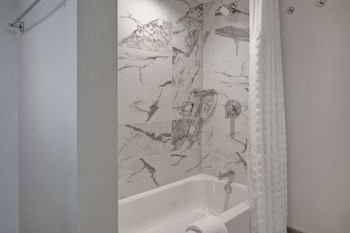 Suite, 1 King Bed, Accessible, Balcony