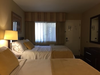 Standard Room, 2 Queen Beds