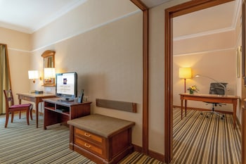 Suite, 1 Bedroom, Kitchen (Dining)