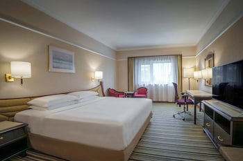Standard Room, 1 King Bed, Club Lounge Access