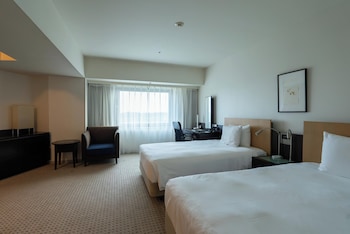 Premium Room, 2 Twin Beds (Airport View)