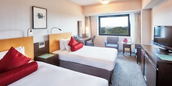 Standard Room, 2 Twin Beds (Airport View, High Floor)