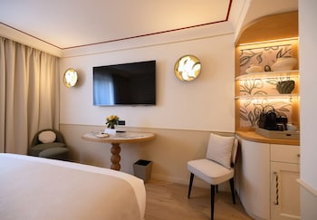Executive Room, Terrace, Pool View