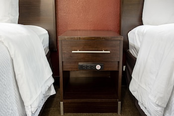 Superior Room, 1 King Bed, Accessible (Smoke Free)
