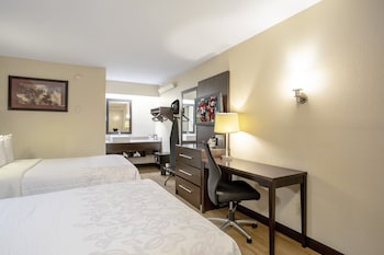 Deluxe Room, 2 Double Beds (Smoke Free)