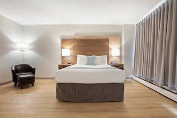 Deluxe Room, 1 Queen Bed, Kitchenette, Ocean View