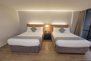 Standard Room, 2 Queen Beds, Balcony, Partial Ocean View