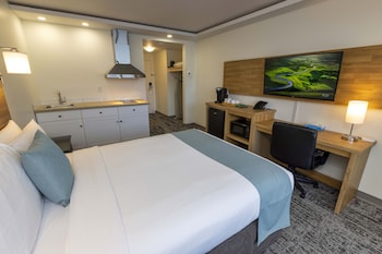Deluxe Room, 1 Queen Bed, Kitchenette, Ocean View