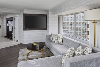 Suite, 1 King Bed