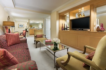 Suite, 1 Bedroom- 600 Square Feet