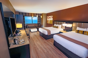 Junior Suite, 2 Queen Beds, Non Smoking