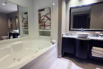 Junior Suite, 2 Queen Beds, Non Smoking