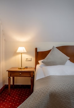 Classic Double Room Queen